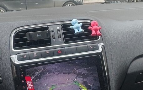 Volkswagen Polo VI (EU Market), 2011 год, 850 000 рублей, 10 фотография