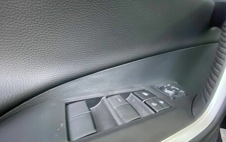 Toyota RAV4, 2025 год, 4 150 000 рублей, 24 фотография