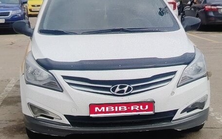 Hyundai Solaris II рестайлинг, 2015 год, 380 000 рублей, 1 фотография