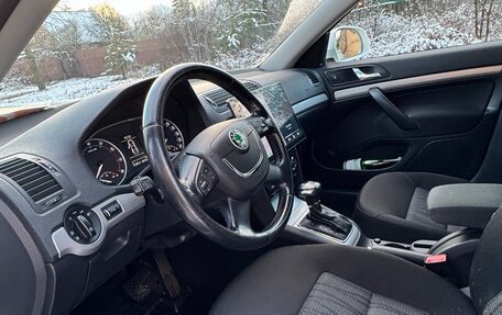 Skoda Octavia, 2011 год, 1 000 000 рублей, 21 фотография