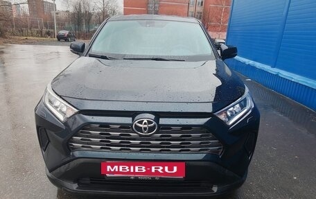 Toyota RAV4, 2020 год, 2 700 000 рублей, 9 фотография