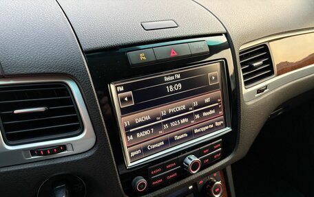 Volkswagen Touareg III, 2010 год, 1 700 000 рублей, 10 фотография