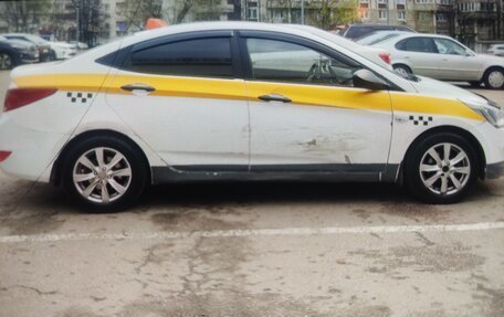 Hyundai Solaris II рестайлинг, 2015 год, 380 000 рублей, 2 фотография