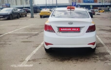 Hyundai Solaris II рестайлинг, 2015 год, 380 000 рублей, 3 фотография