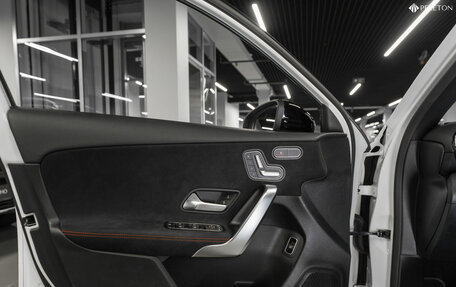 Mercedes-Benz A-Класс AMG, 2022 год, 4 400 000 рублей, 14 фотография