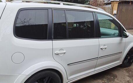 Volkswagen Touran III, 2012 год, 850 000 рублей, 5 фотография