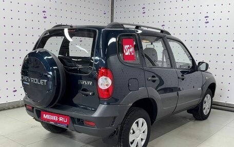 Chevrolet Niva I рестайлинг, 2011 год, 630 000 рублей, 3 фотография