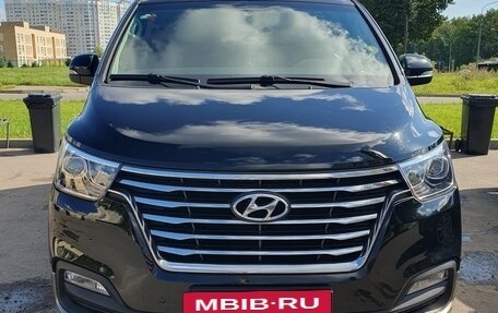 Hyundai Grand Starex Grand Starex I рестайлинг 2, 2018 год, 4 399 000 рублей, 3 фотография