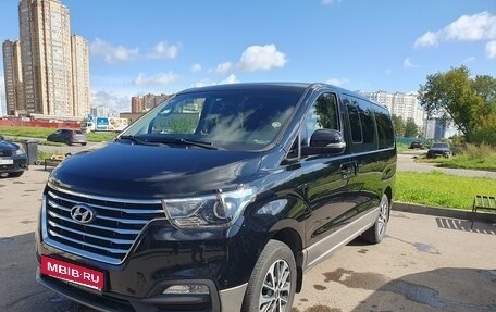 Hyundai Grand Starex Grand Starex I рестайлинг 2, 2018 год, 4 399 000 рублей, 2 фотография