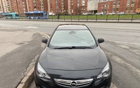 Opel Astra J, 2013 год, 615 000 рублей, 2 фотография