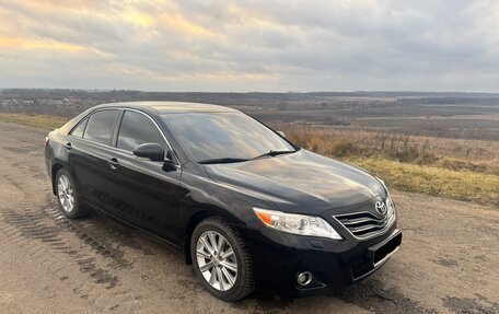 Toyota Camry, 2010 год, 1 350 000 рублей, 2 фотография