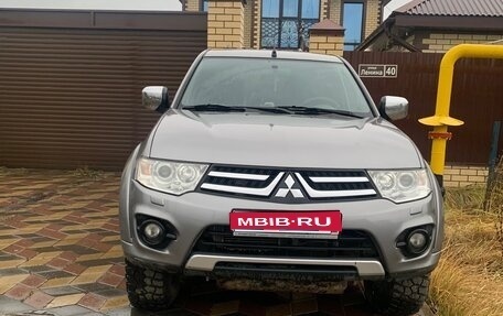Mitsubishi L200 IV рестайлинг, 2014 год, 2 100 000 рублей, 1 фотография
