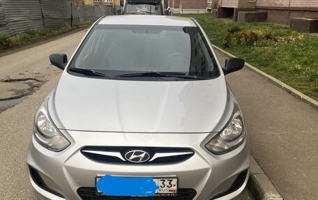 Hyundai Solaris II рестайлинг, 2011 год, 715 000 рублей, 1 фотография