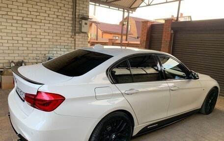 BMW 3 серия, 2016 год, 2 400 000 рублей, 3 фотография