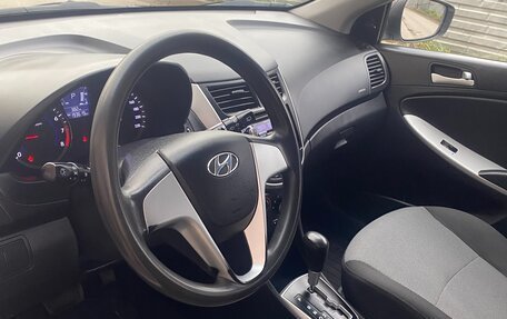 Hyundai Solaris II рестайлинг, 2011 год, 715 000 рублей, 4 фотография