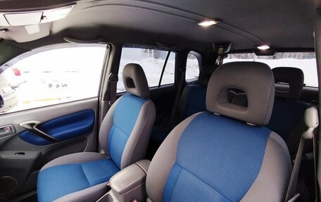 Toyota RAV4, 2002 год, 990 000 рублей, 26 фотография