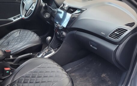 Hyundai Solaris II рестайлинг, 2013 год, 800 000 рублей, 4 фотография