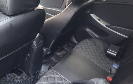 Hyundai Solaris II рестайлинг, 2013 год, 800 000 рублей, 3 фотография