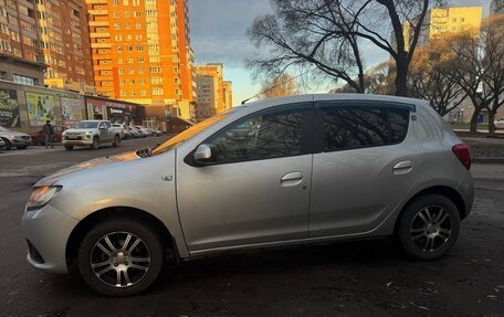 Renault Sandero II рестайлинг, 2016 год, 750 000 рублей, 2 фотография
