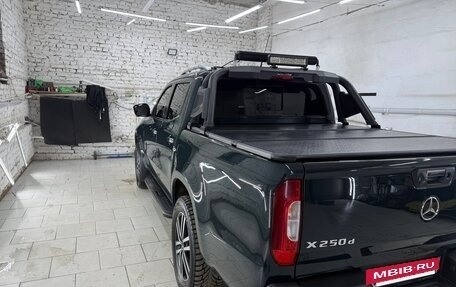 Mercedes-Benz X-Класс I, 2018 год, 2 900 000 рублей, 3 фотография