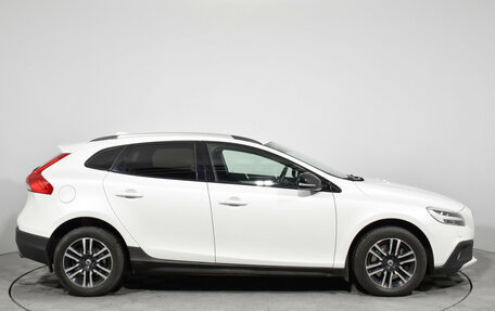 Volvo V40 Cross Country I, 2017 год, 1 789 000 рублей, 4 фотография