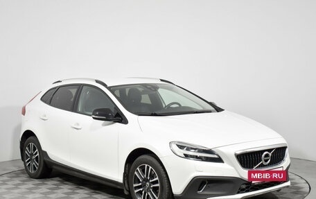 Volvo V40 Cross Country I, 2017 год, 1 789 000 рублей, 3 фотография