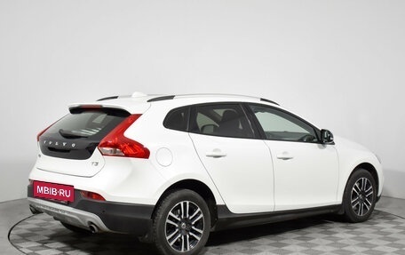 Volvo V40 Cross Country I, 2017 год, 1 789 000 рублей, 5 фотография