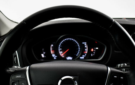 Volvo V40 Cross Country I, 2017 год, 1 789 000 рублей, 15 фотография