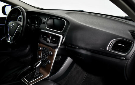 Volvo V40 Cross Country I, 2017 год, 1 789 000 рублей, 13 фотография