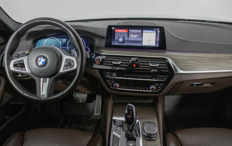 BMW 5 серия, 2018 год, 3 880 000 рублей, 13 фотография