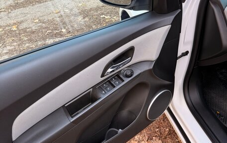 Chevrolet Cruze II, 2014 год, 1 050 000 рублей, 13 фотография