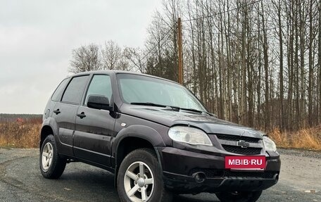 Chevrolet Niva I рестайлинг, 2017 год, 600 000 рублей, 3 фотография