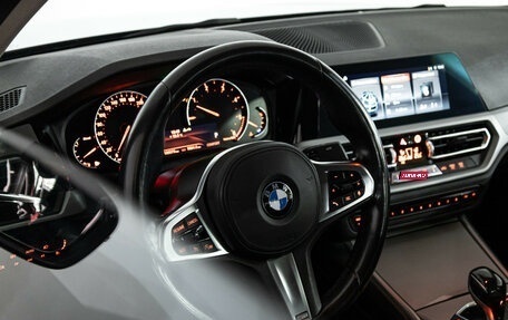 BMW 3 серия, 2019 год, 2 999 999 рублей, 21 фотография