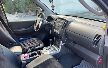 Nissan Navara (Frontier), 2011 год, 1 900 000 рублей, 11 фотография