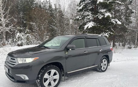 Toyota Highlander III, 2012 год, 2 099 000 рублей, 2 фотография