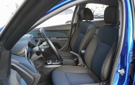 Chevrolet Cruze II, 2011 год, 679 000 рублей, 10 фотография