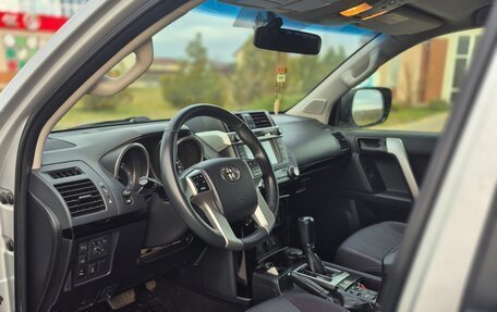 Toyota Land Cruiser Prado 150 рестайлинг 2, 2015 год, 3 750 000 рублей, 5 фотография