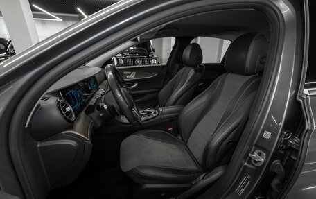 Mercedes-Benz E-Класс, 2020 год, 3 190 000 рублей, 8 фотография