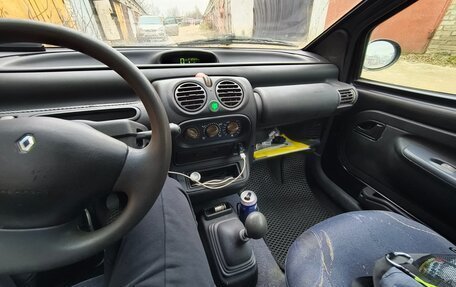 Renault Twingo II рестайлинг, 1997 год, 187 000 рублей, 2 фотография