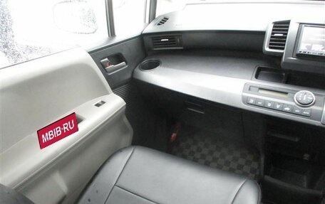 Honda Freed I, 2010 год, 960 000 рублей, 12 фотография