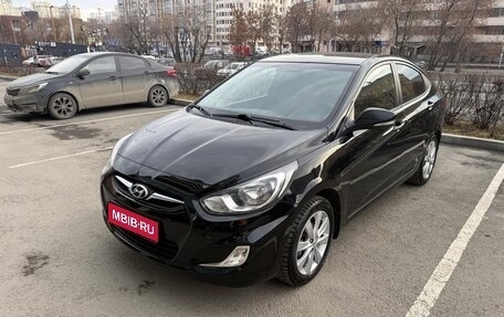 Hyundai Solaris II рестайлинг, 2012 год, 920 000 рублей, 1 фотография