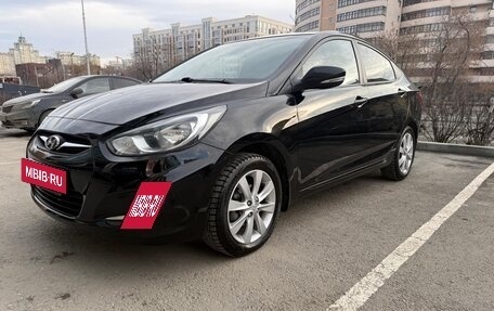 Hyundai Solaris II рестайлинг, 2012 год, 920 000 рублей, 2 фотография