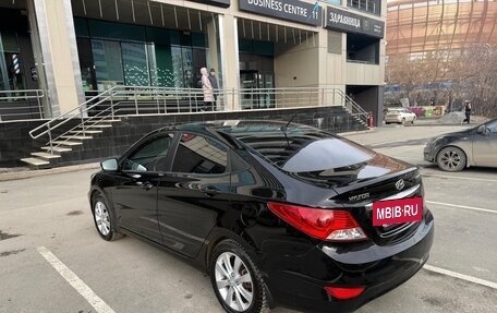 Hyundai Solaris II рестайлинг, 2012 год, 920 000 рублей, 8 фотография