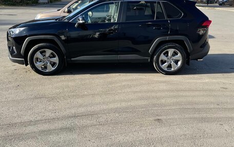 Toyota RAV4, 2021 год, 3 500 000 рублей, 3 фотография