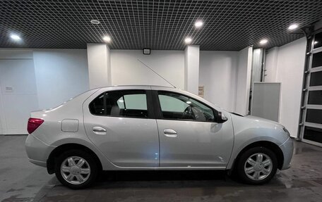 Renault Logan II, 2017 год, 775 000 рублей, 2 фотография