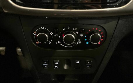 Renault Logan II, 2017 год, 775 000 рублей, 15 фотография