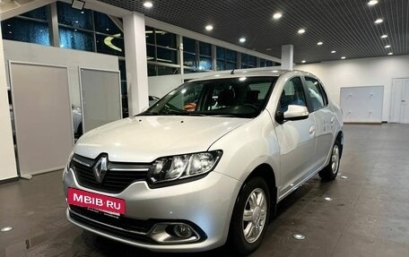 Renault Logan II, 2017 год, 775 000 рублей, 7 фотография