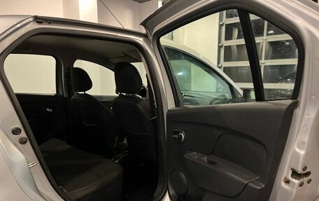 Renault Logan II, 2017 год, 775 000 рублей, 17 фотография