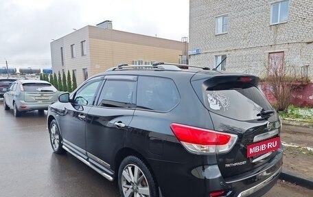 Nissan Pathfinder, 2015 год, 2 150 000 рублей, 3 фотография