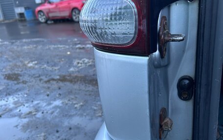 Toyota Land Cruiser Prado 120 рестайлинг, 2005 год, 2 000 000 рублей, 14 фотография